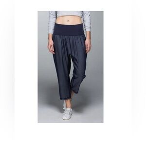 Lululemon Jogger Pants Womens 4 Post Power crop Charcoal Black High Rise Outdoor